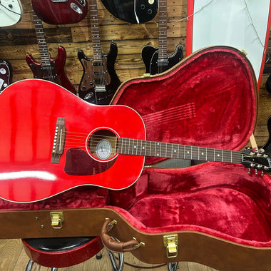 Gibson J-45 Standard - Cherry - Inc Gibson hardshell case.
