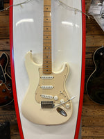 Fender Standard Stratocaster - Arctic White