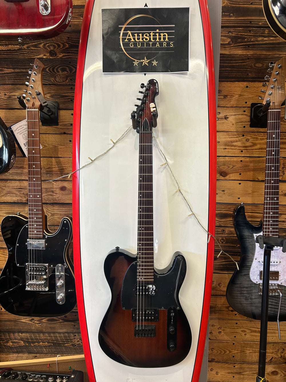 tobacco bass Amati F-Series Tobacco Sunburst Bass Double Cut-Away Guitar