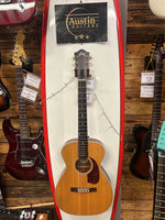 Guild USA M-40 Troubadour Acoustic Parlour Guitar - Inc Guild Hard Case