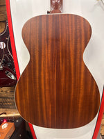 Guild USA M-40 Troubadour Acoustic Parlour Guitar - Inc Guild Hard Case