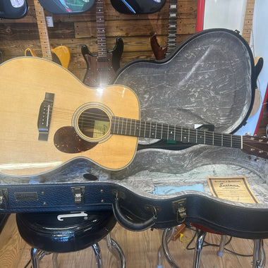 Eastman Traditional Series E20OM-TC (Natural Thermo Cure)  Orchestra Acoustic Guitar