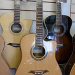 Turner 70CE – Dreadnought Electro Acoustic